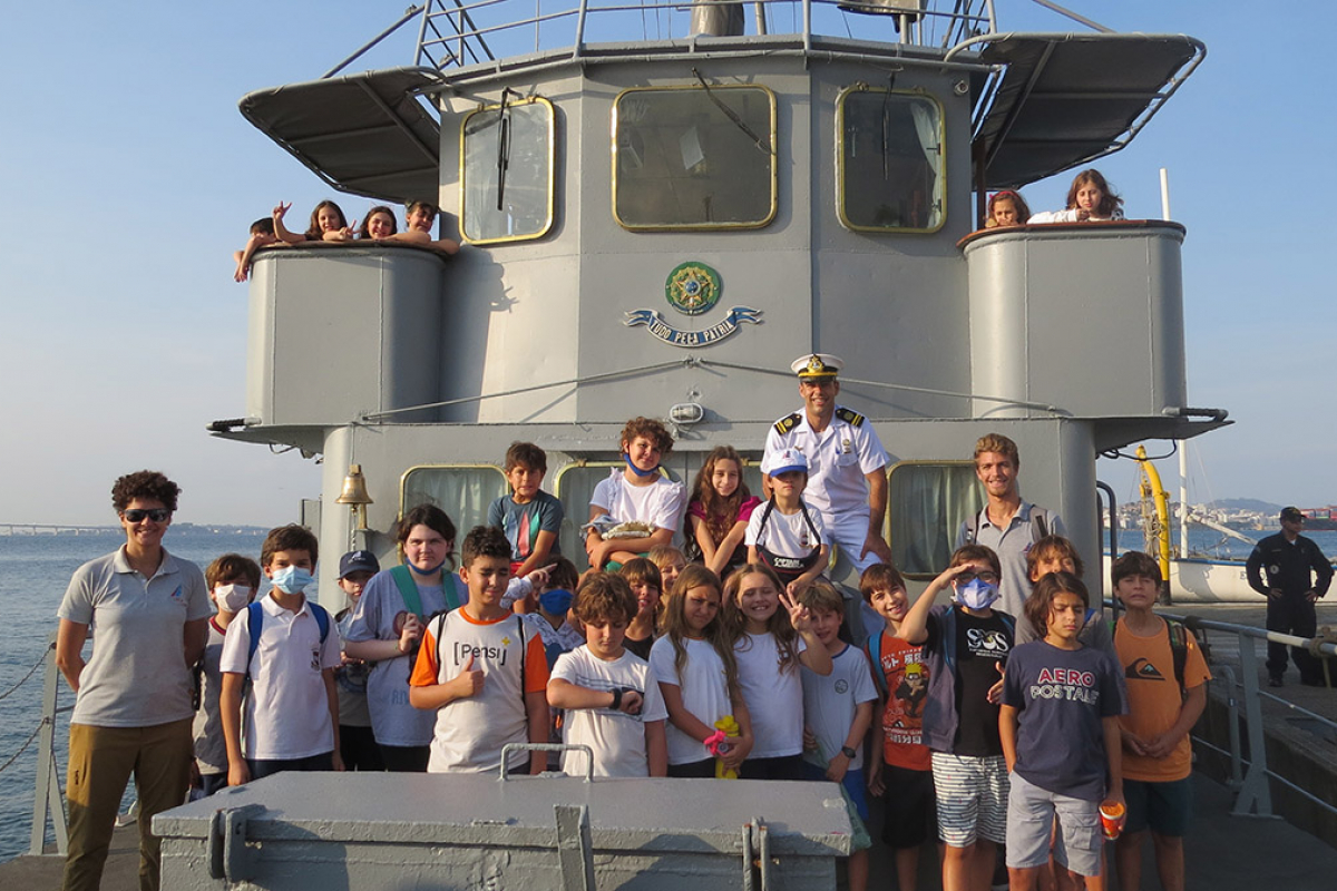 Alunos da EDN visitam Escola Naval