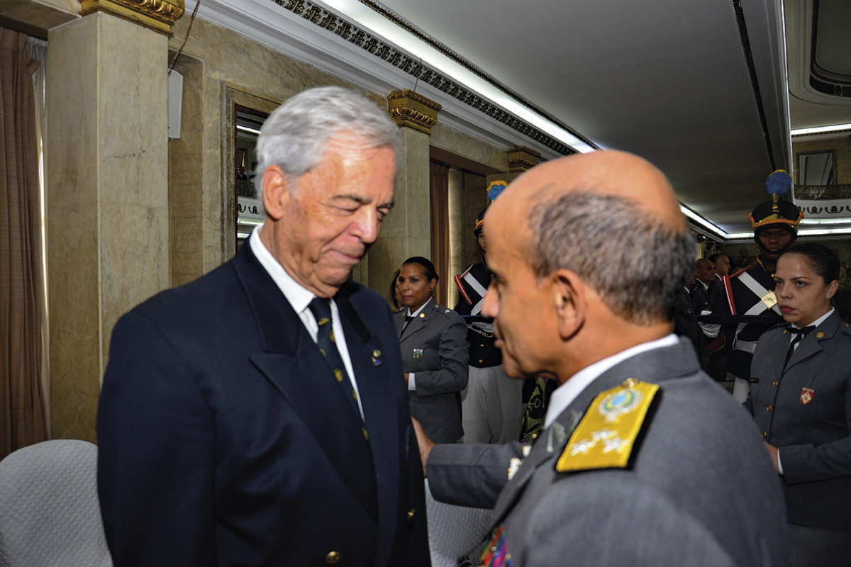 ICRJ é condecorado com Ordem do Mérito Militar