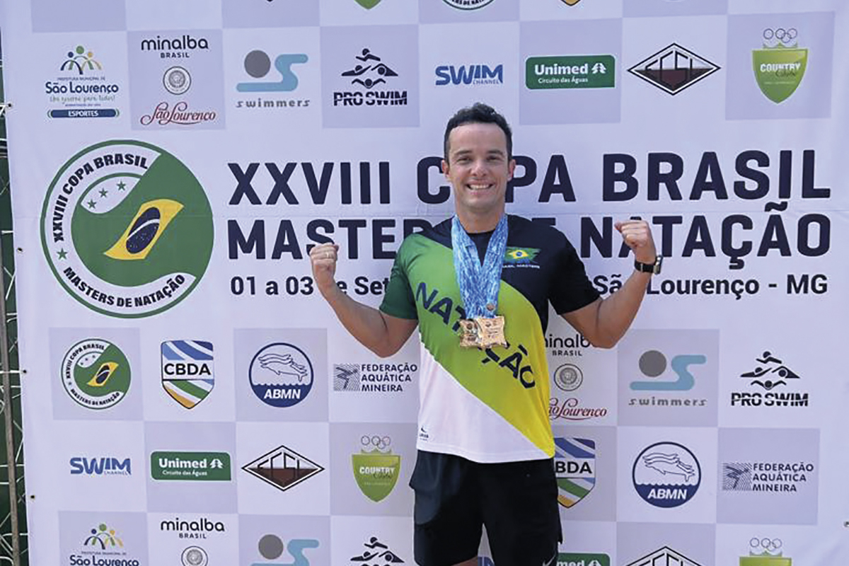 Leonardo Schneider conquista 4 medalhas na Copa Brasil Master de Natação