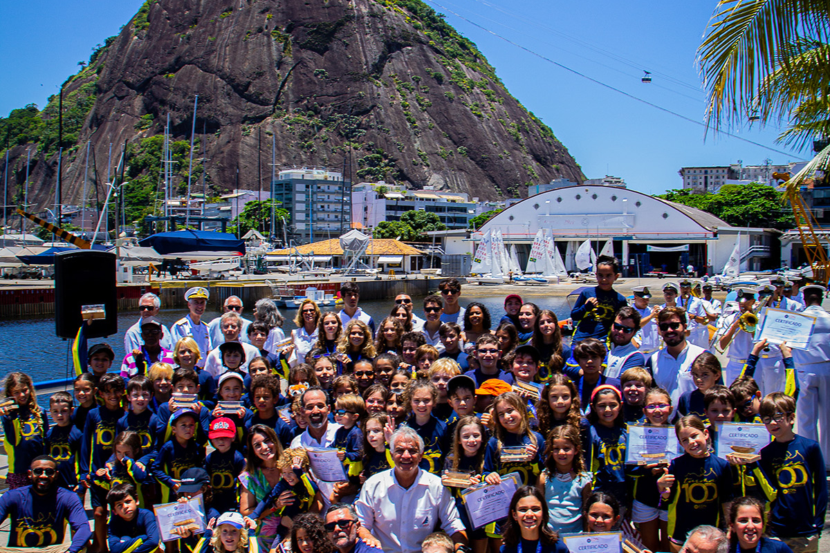 Histórico: EDN realiza formatura da sua 100ª turma