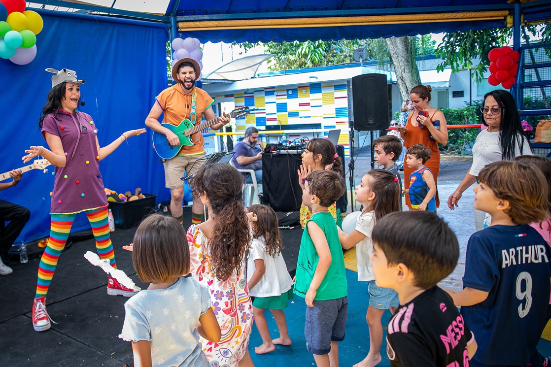 Domingo divertido celebra o Dia das Crianças