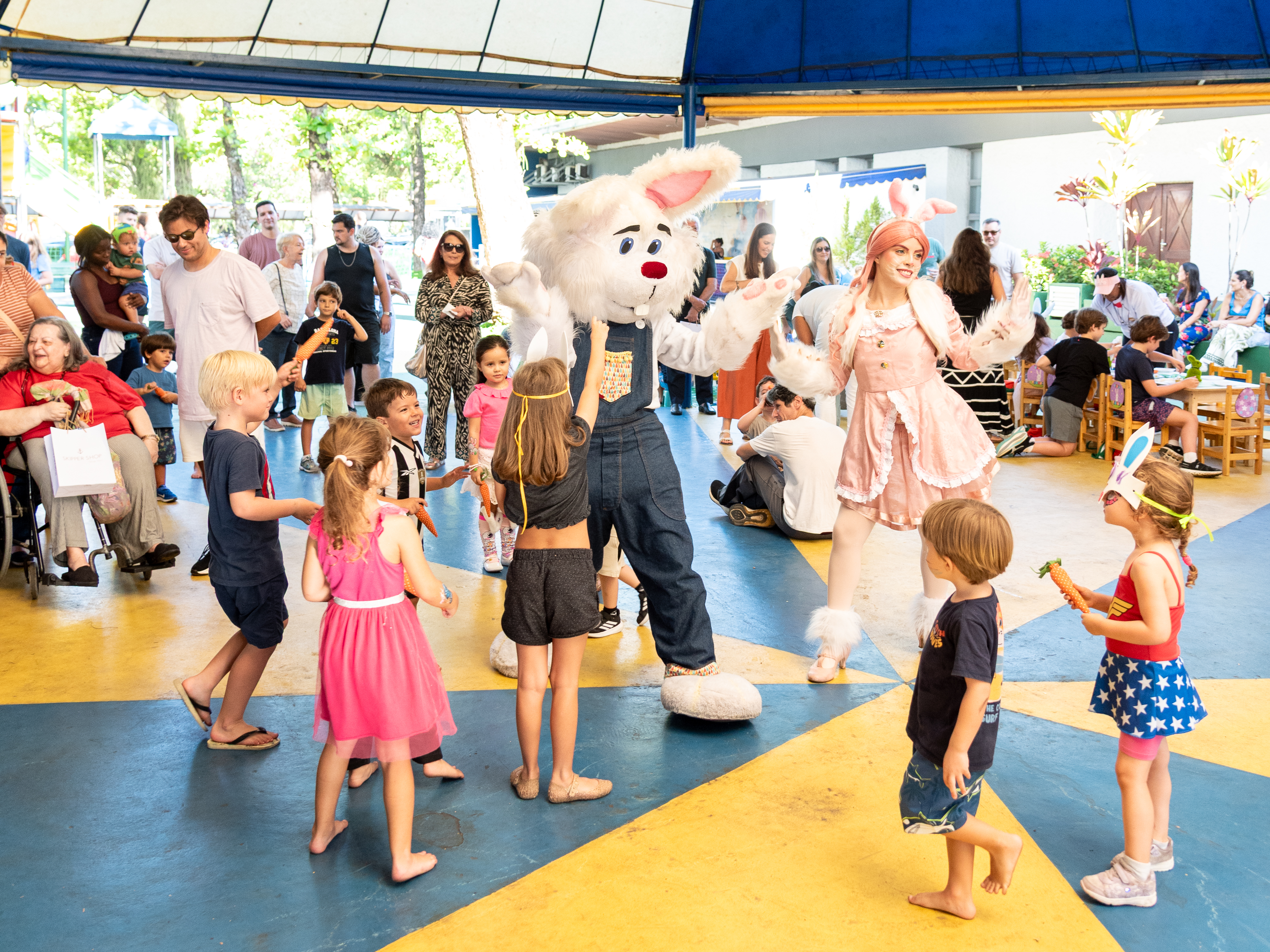 Diversão e encanto marcam festa infantil de Páscoa no Cirquinho Popeye